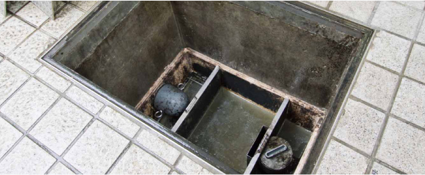グリストラップの管理:排水設備の清掃がチョウバエ等の発生を抑えます