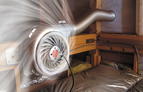 ダスキンの屋根裏換気扇：屋根裏の熱気と湿気を逃がし、住まいの快適性を向上させます