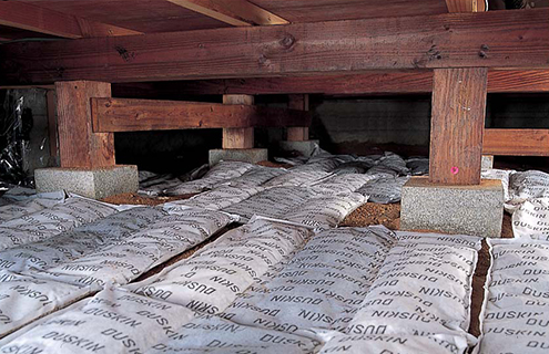 ダスキンの床下調湿材：セピオライトと木炭のダブル効果で湿気を吸着します