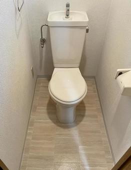 ダスキンのトイレクリーニング：見えない場所の汚れも逃さず洗浄します