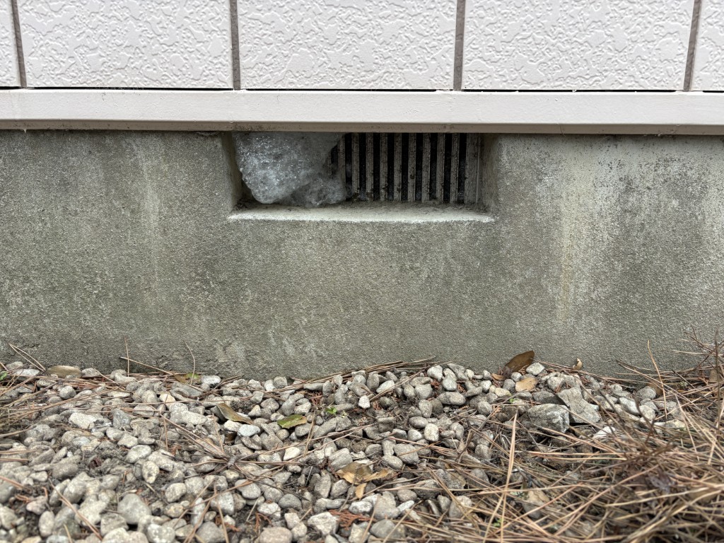 通気口に泡が到達している様子