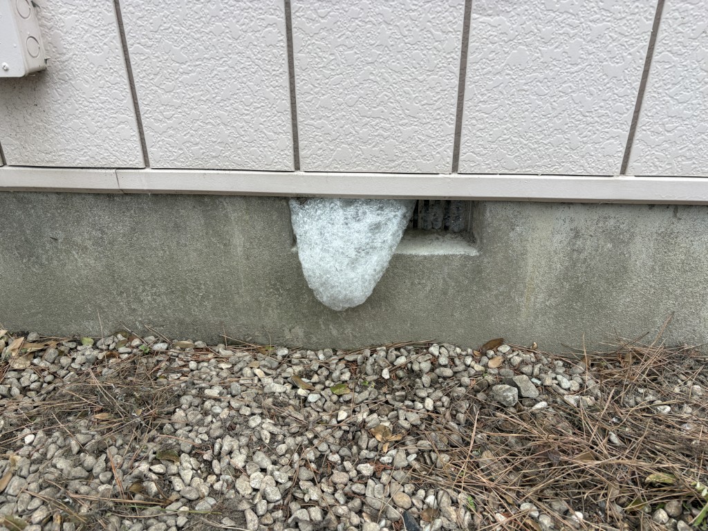 通気口に泡が十分到達した様子（全域到達のサイン）